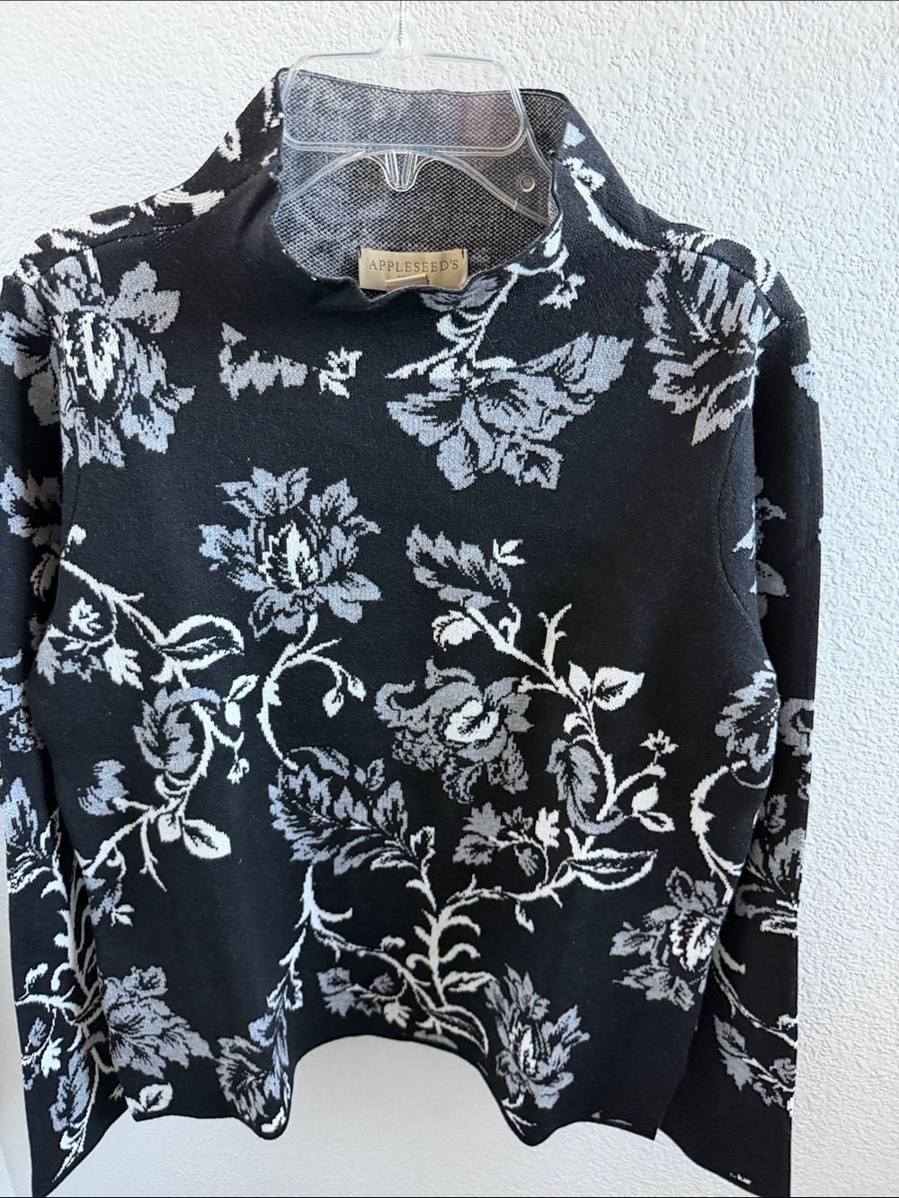 APPLESEEDS Mock Turtleneck Fall Floral  Sweater (Small Petite).